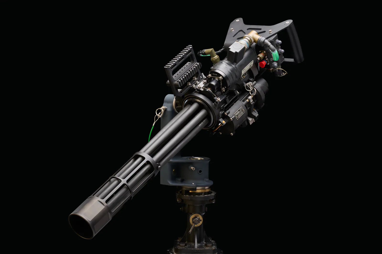 M134HG Minigun in three-quarter studio view